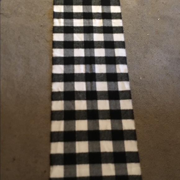 Other - Black and white Buffalo Plaid scarf